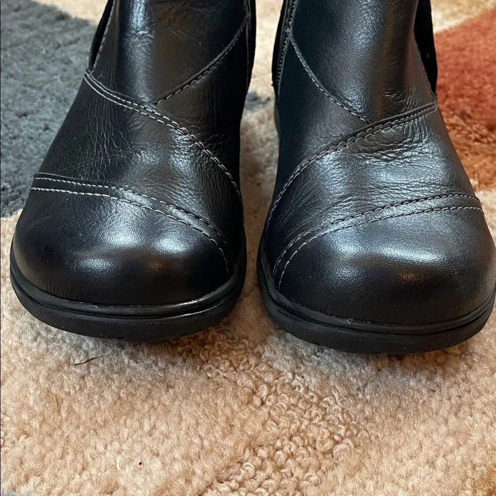 Clarks Collection Ultimate Comfort Women’s Black Side-Zip Booties - Picture 5 of 14